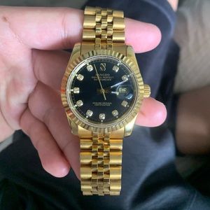 I am selling a 18k gold sangdo watch.